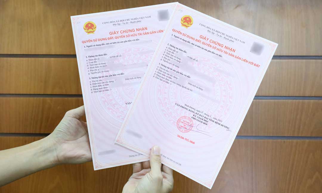 Lễ Bàn Giao Sổ Hồng Bcons Polygon ngày 29/06/2025 5 Hình ảnh sổ hồng Bcons Polygon