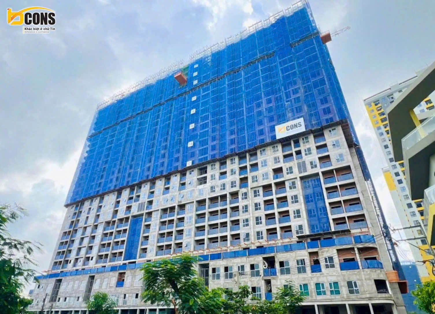 Toàn cảnh tiến độ tháp Green Diamond (Bcons City 2) đang thi công kết cấu lên tầng 27 trong tháng 6/2026.